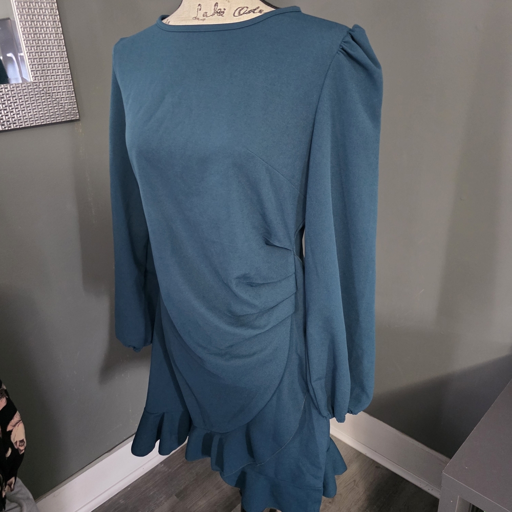 Elegant Teal Long Sleeve Dress